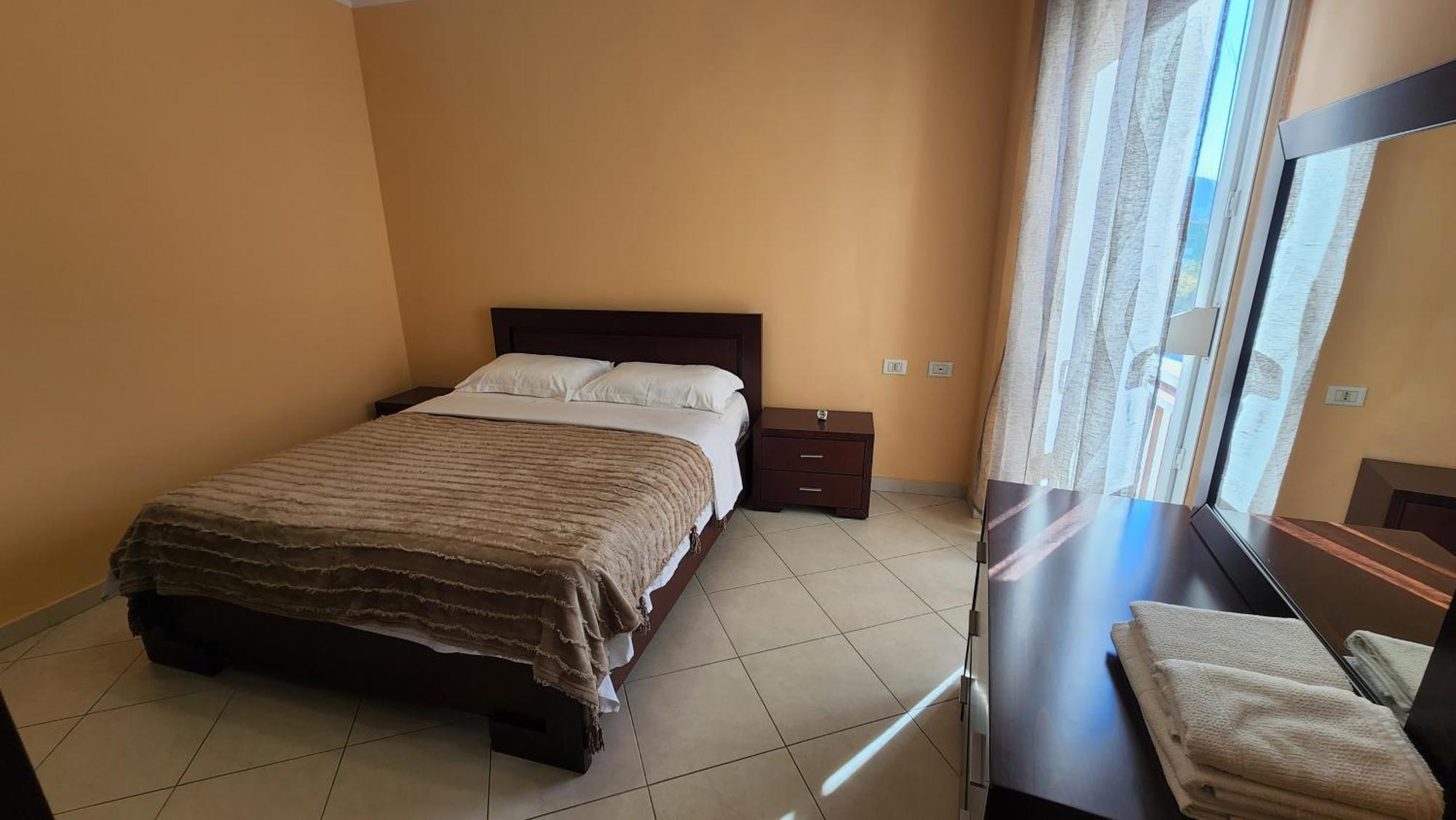 Kalpazo Home Skanderbeg Square Tirana Rum bild